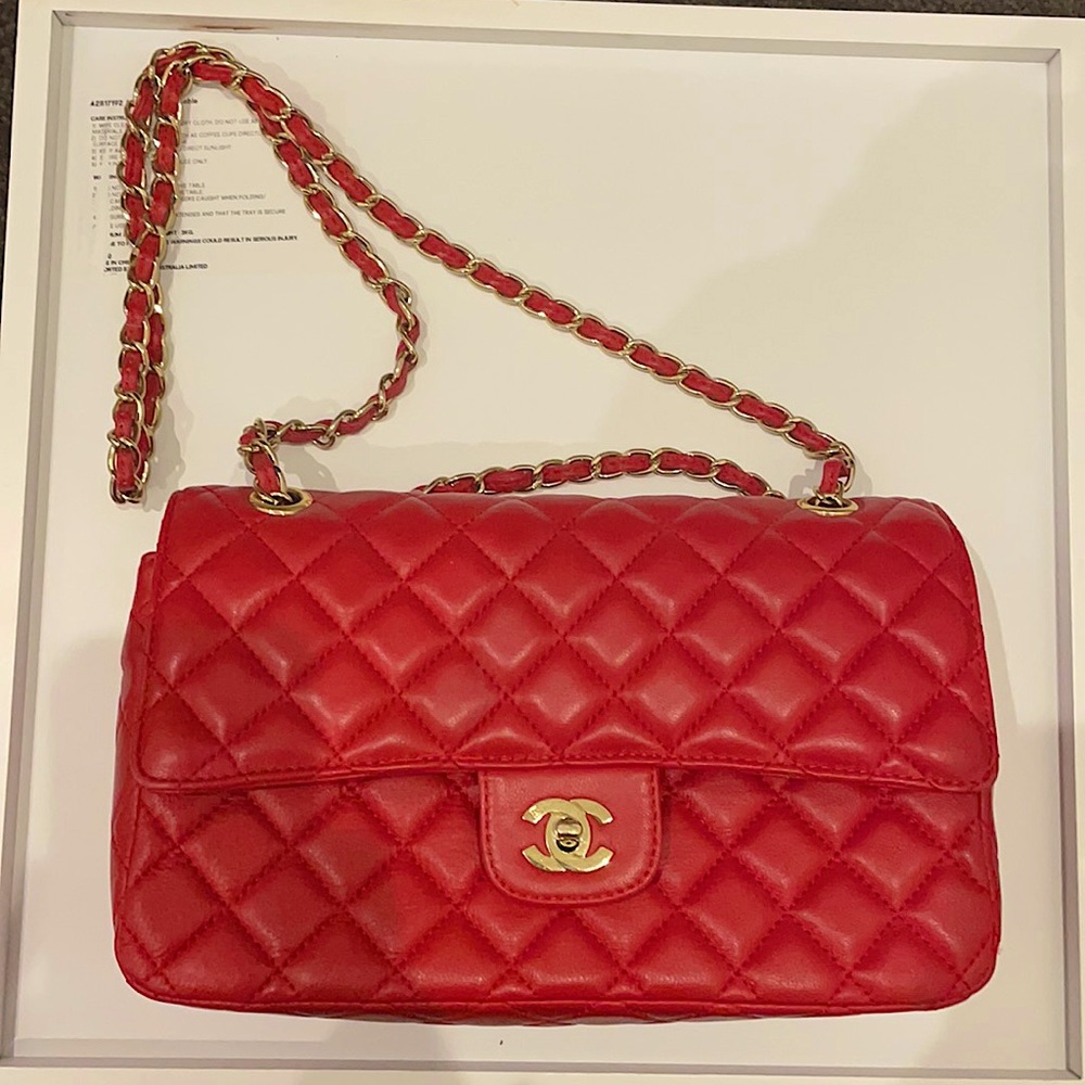 Red Chanel bag - Picture 2 of 5